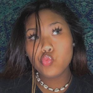 Meet your Posher, Alena